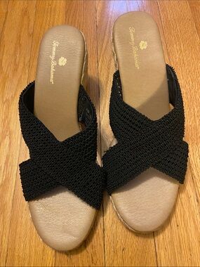Tommy Bahama Black Crisscross Knit Slide Mules. Size 9.5